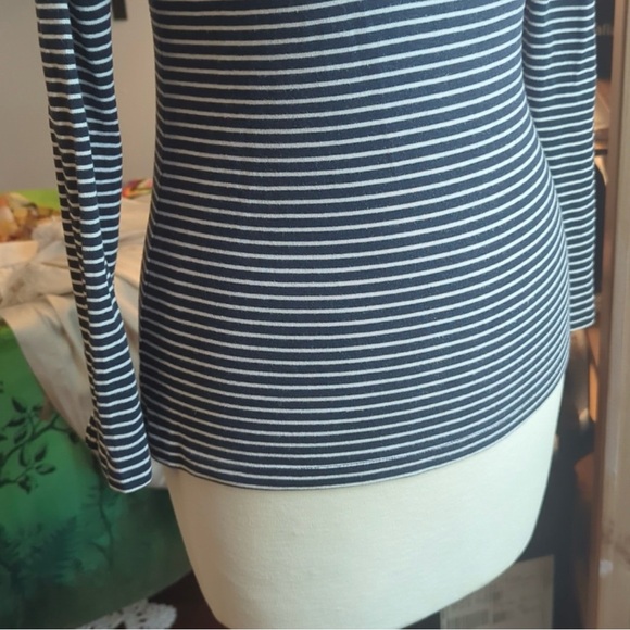 Banana Republic Navy and White Boatneck Striped Long Sleeve Top - Size: Small - Picture 6 of 11